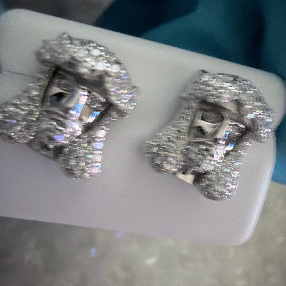 925 SILVER
MOISSAINITE 2.0CTW
$500.00 - Picture 8 of 12